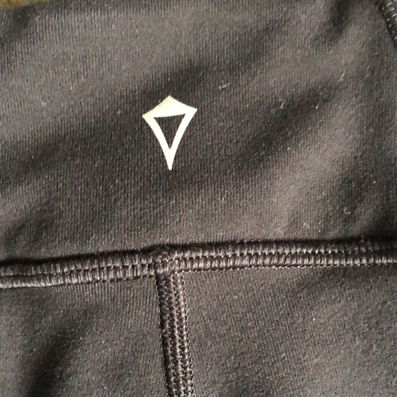 Ivivva Black mesh leggings - Picture 4 of 9